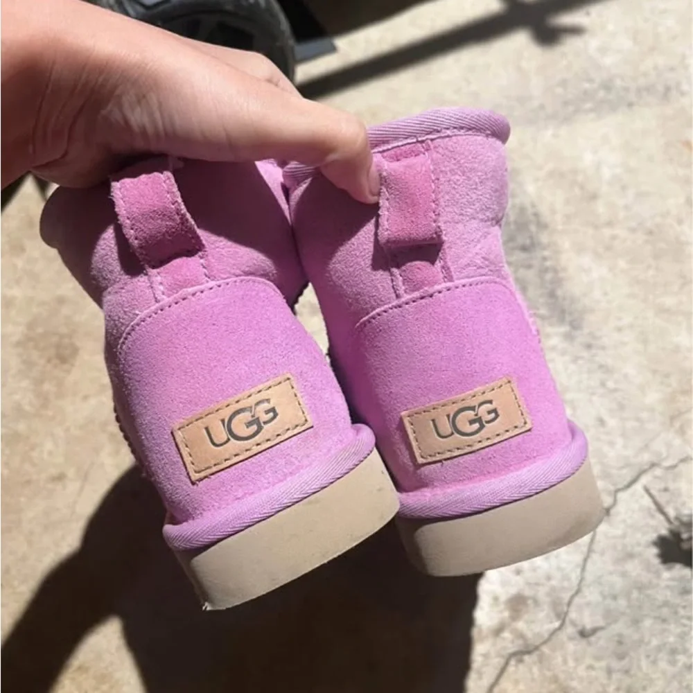 UGGS mini boot - Picture 2 of 3